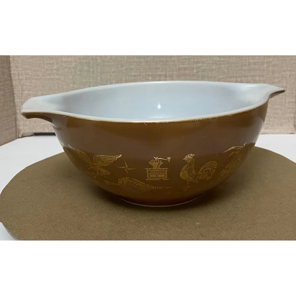 Pyrex Casserole Dish 1.5qt Brown Excellent Early American Gold Eagle 474-B